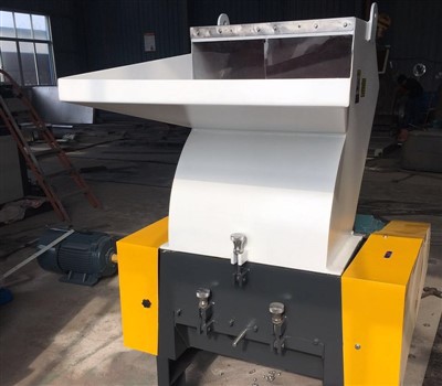 Machine de broyage de déchets plastiques